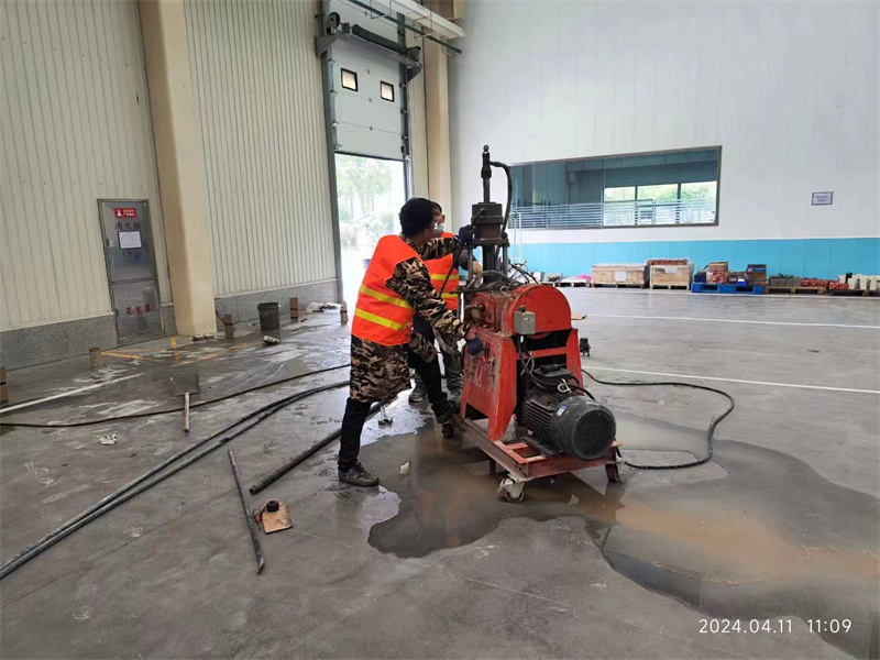 新津厂房地面下沉塌陷注浆加固施工